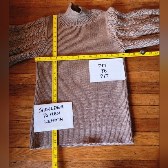 Caroline Constas Chunky Knit Bishop Sleeve 100% Merino Wool Turtleneck Sweater - Picture 4 of 8